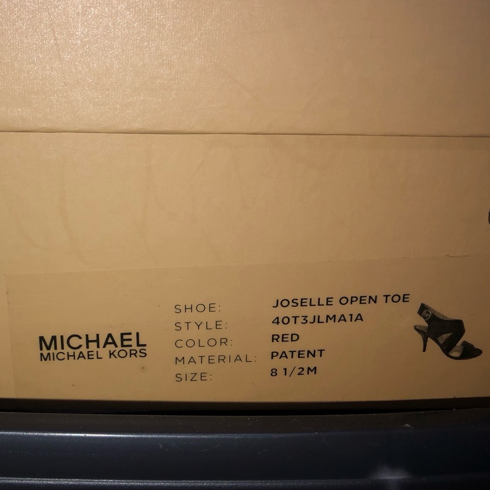 Michael Kors Red Patent Leather Heels size 8.5 - Picture 6 of 6